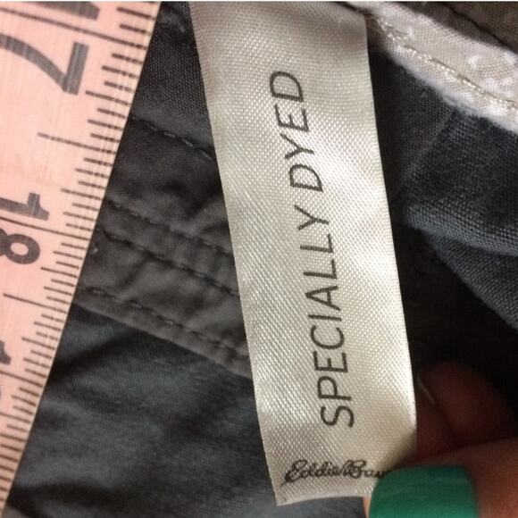 Women's EDDIE BAUER Size 8 Chino Shorts Gray Specially Dyed Pockets Outdoor - Picture 9 of 10